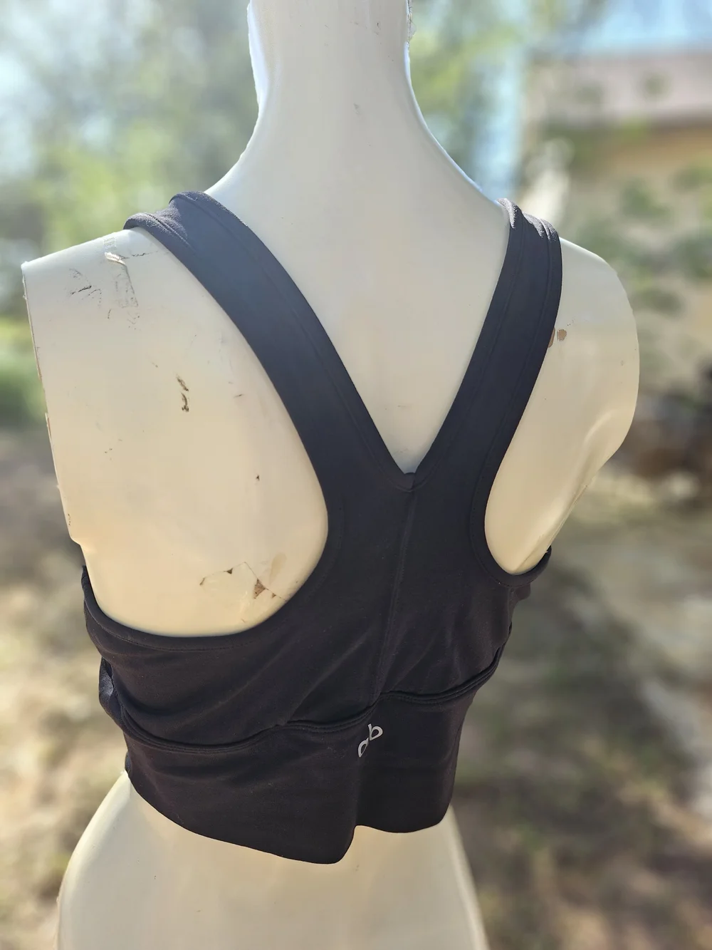 ALO Yoga Black Ruched V-Neck Sports Bra L